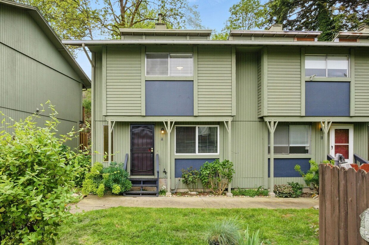 Foto principal - Charming Salmon Creek Condo