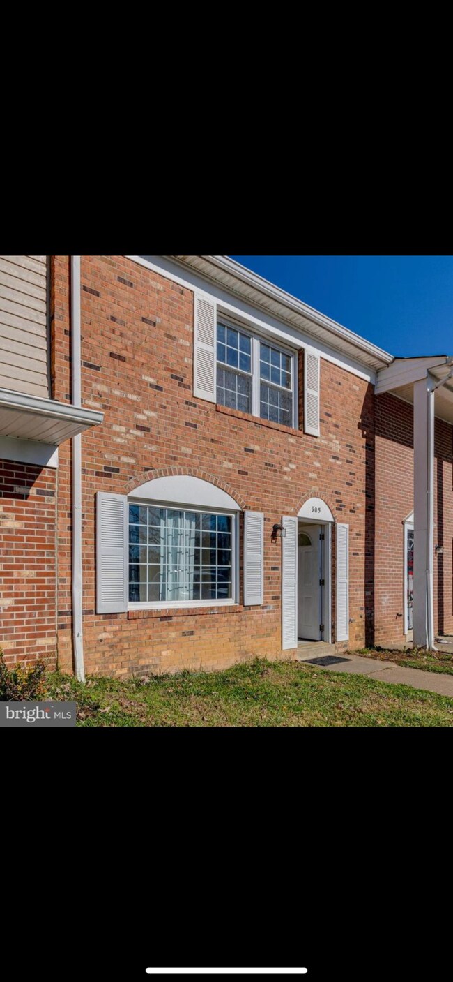 905 Bellows Ave, Fredericksburg, VA 22405 Townhome Rentals in Fredericksburg VA