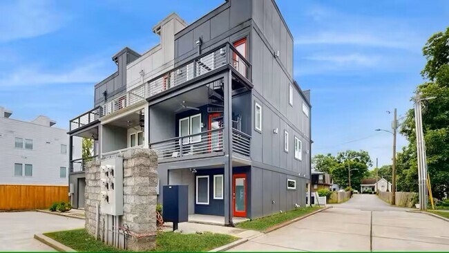 Photo - 2410 Meharry Blvd House