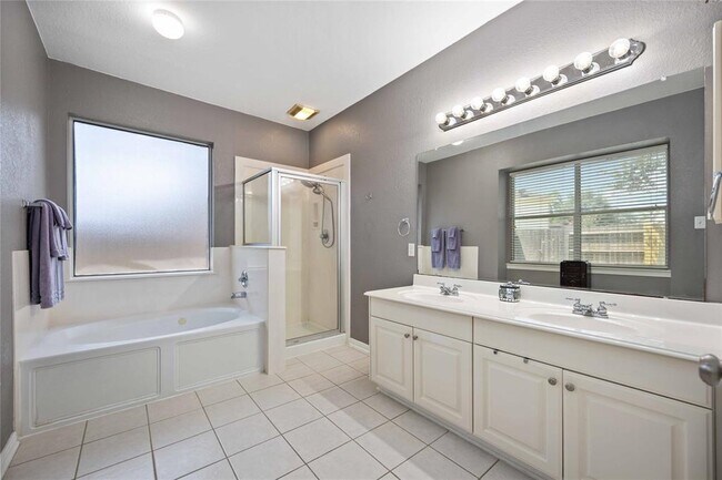 Building Photo - 306 Burris Park Dr