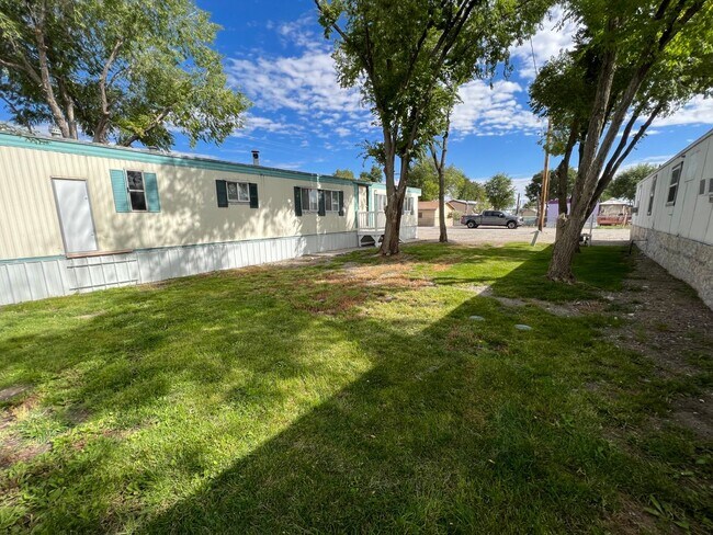 Foto del edificio - 2 Bedroom 1 Bath Updated Mobile Home in A ...