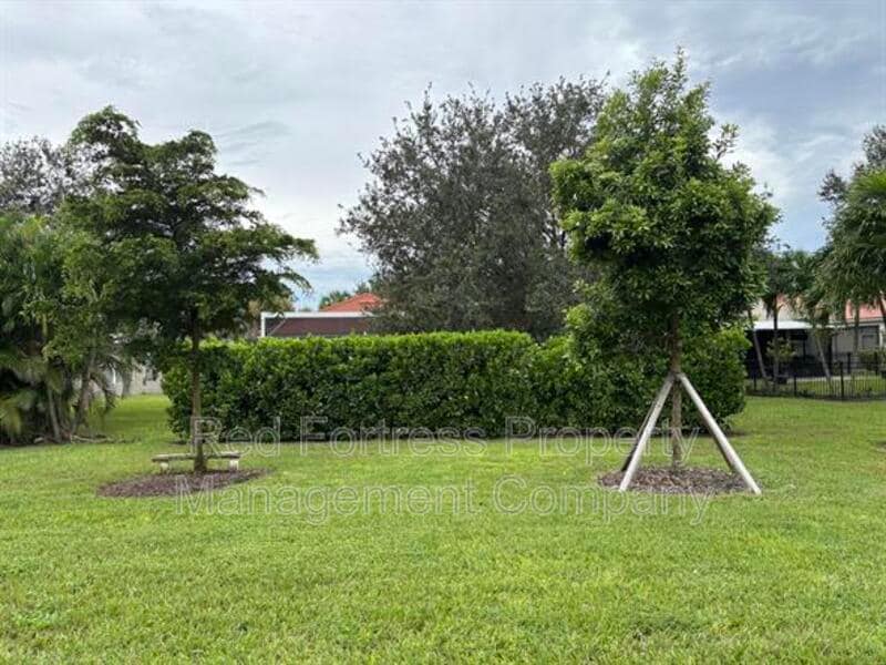 Building Photo - 13105 Silver Thorn Loop