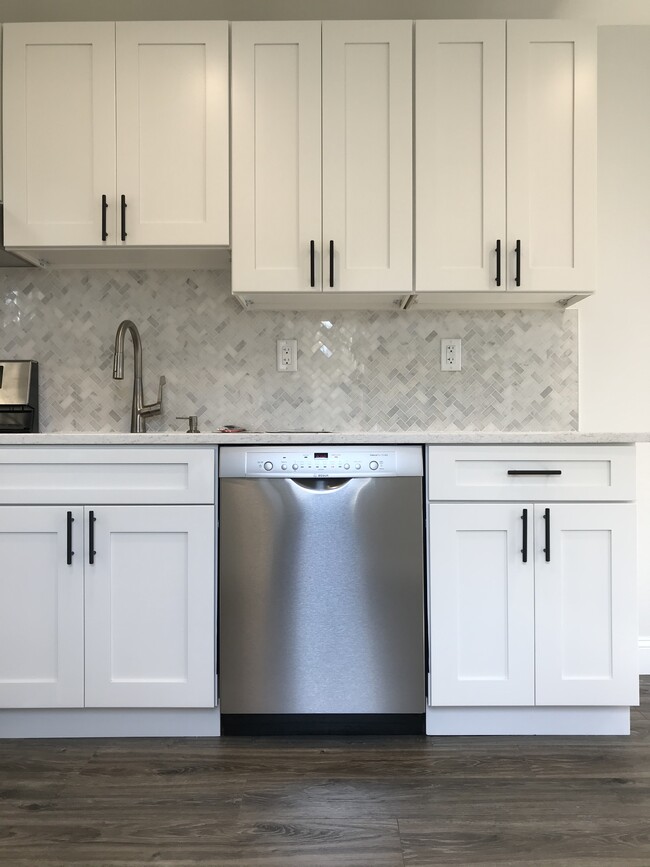 Kitchen - 93 Robert St