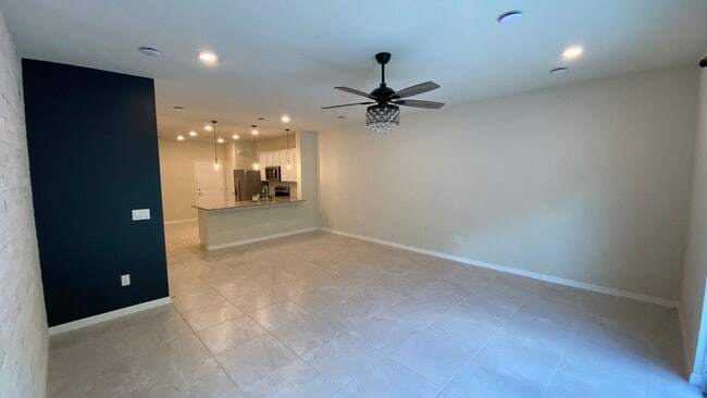 Building Photo - 3 Bedroom, 2.5 Bath Townhome in Kissimmee ...
