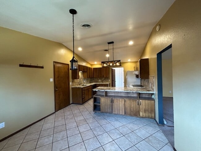 Foto del edificio - Large and Spacious 3 Bed Home! Mesa & Zia School District!