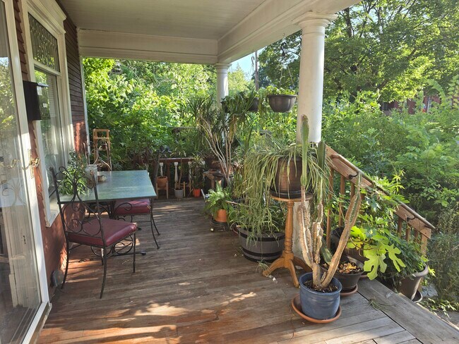 Front porch - 3251 Portland Ave