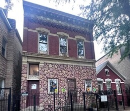Building Photo - 2224 W Cullerton St