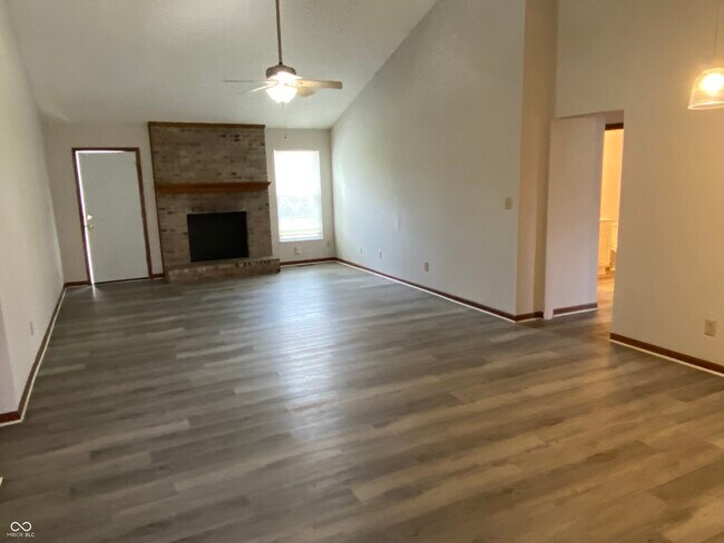 Foto del edificio - 5048 Shadow Pointe Dr