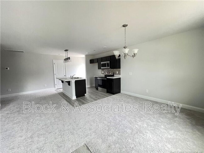 Building Photo - 116 Phillips St