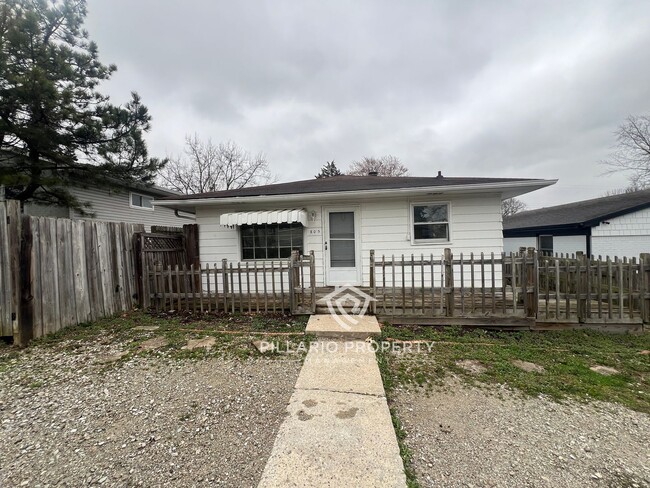Building Photo - 805-805-805-802 S Worth Ave