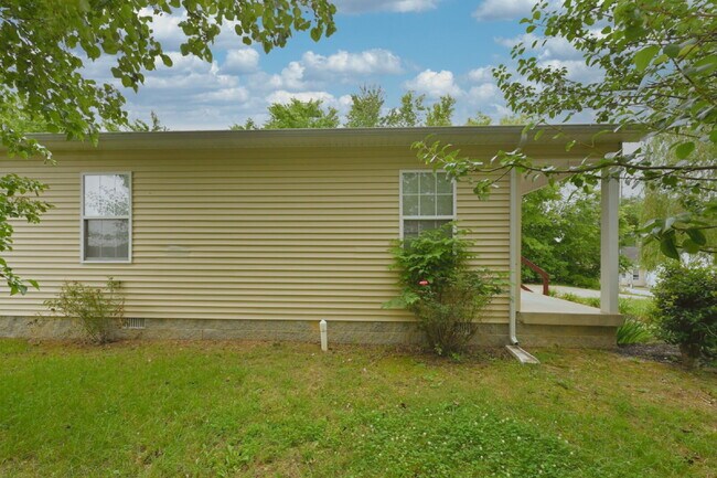 Foto del edificio - Springfield Gem! 3BR/2BA with Big Yard, St...