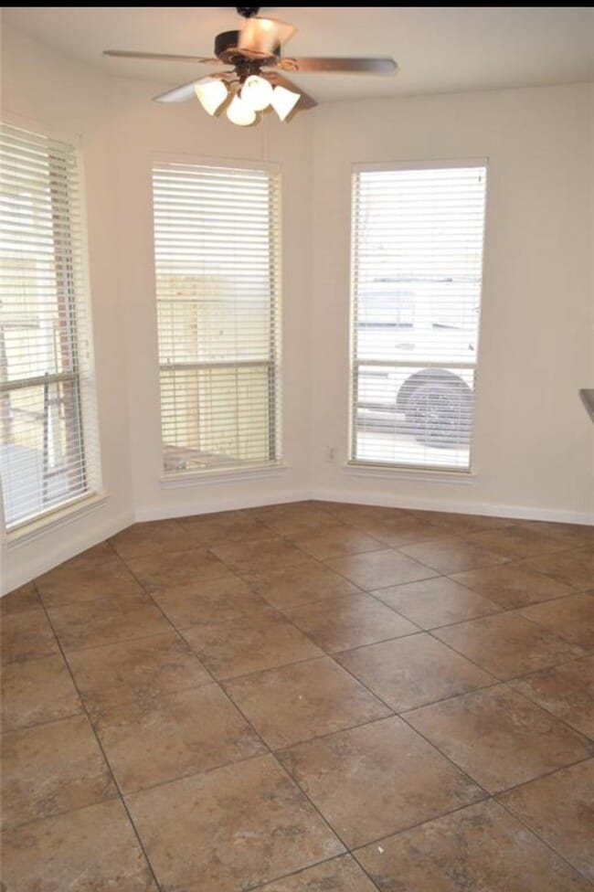 Building Photo - 803 Lazy Springs Ln