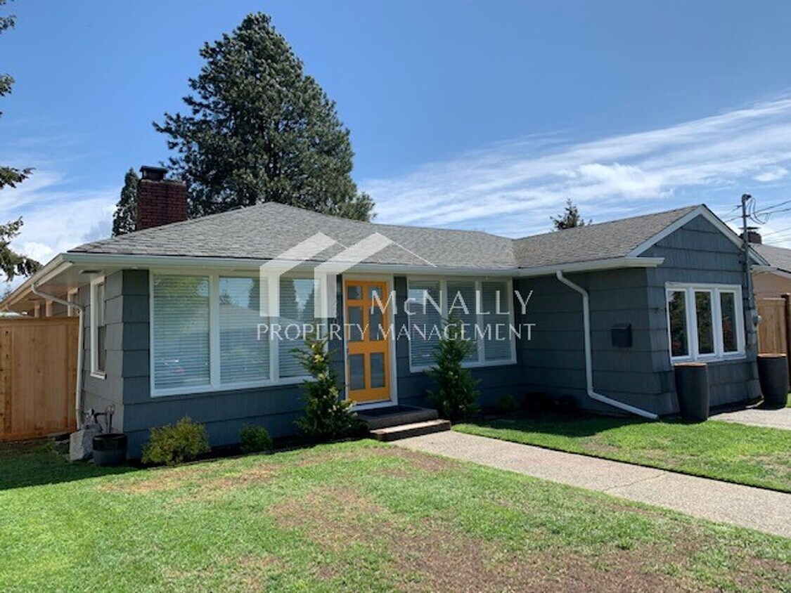 Foto principal - 4 Bedroom, 1.75 bath Rambler in North Tacoma