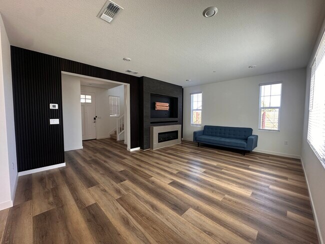 Foto del edificio - 2476 Laramie Cir