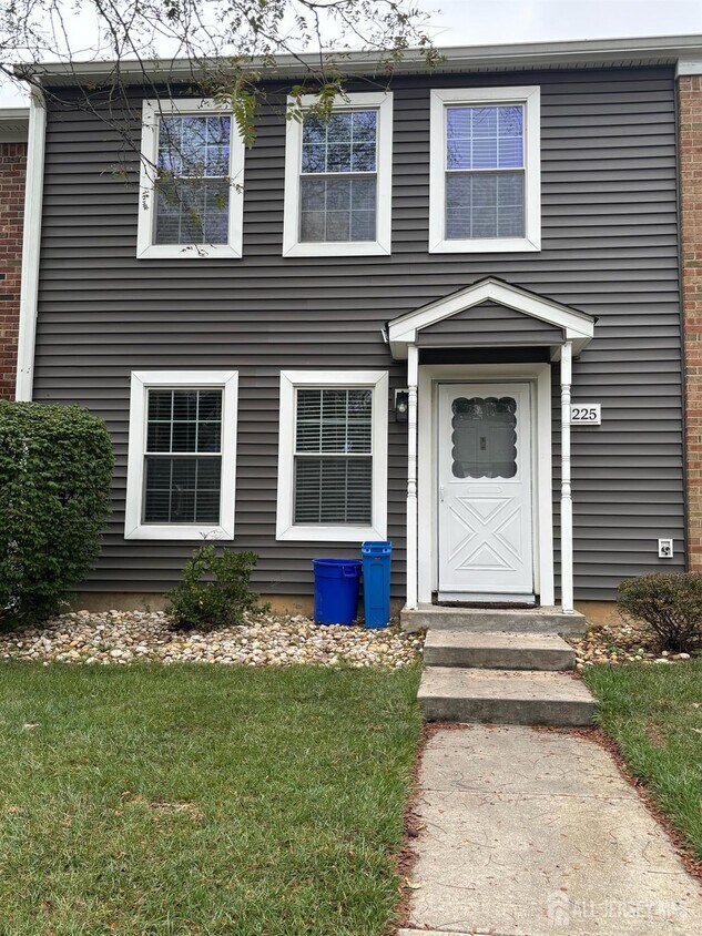 Foto principal - 225 Constitution Cir