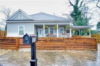 Building Photo - 176 Racine St SW