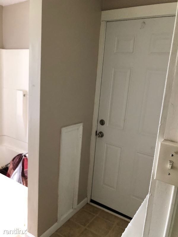 Building Photo - 1 br, 1.5 bath House - 8980 Allentown Pike