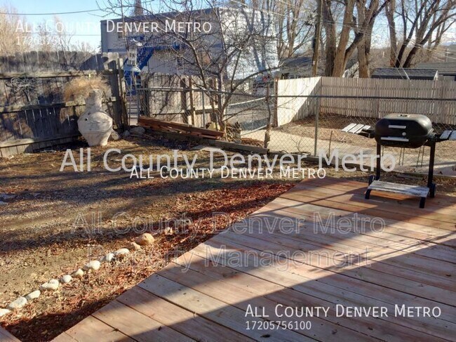 Building Photo - 2736 Fenton St