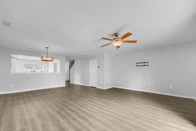 Building Photo - 3-Bedroom Townhome in Highland Creek – Ava...