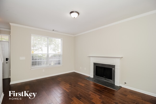 Building Photo - 2026 Baramore Oaks Dr