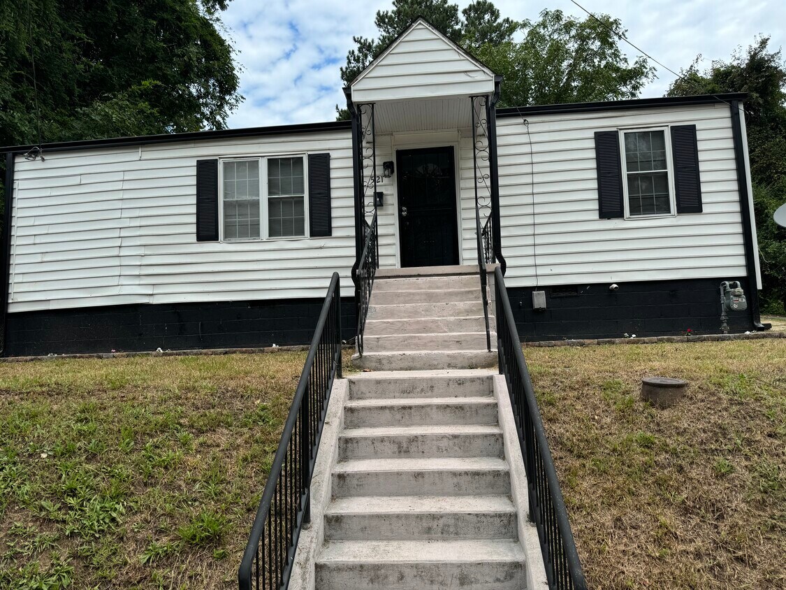 Primary Photo - 521 Walnut St