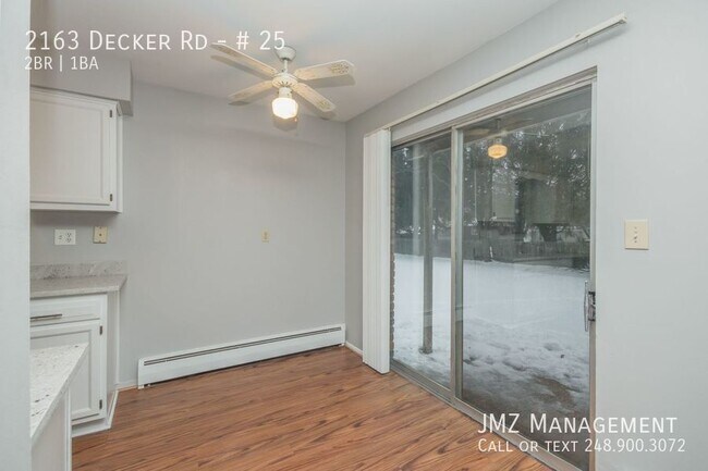 Foto del edificio - 2163 Decker Rd
