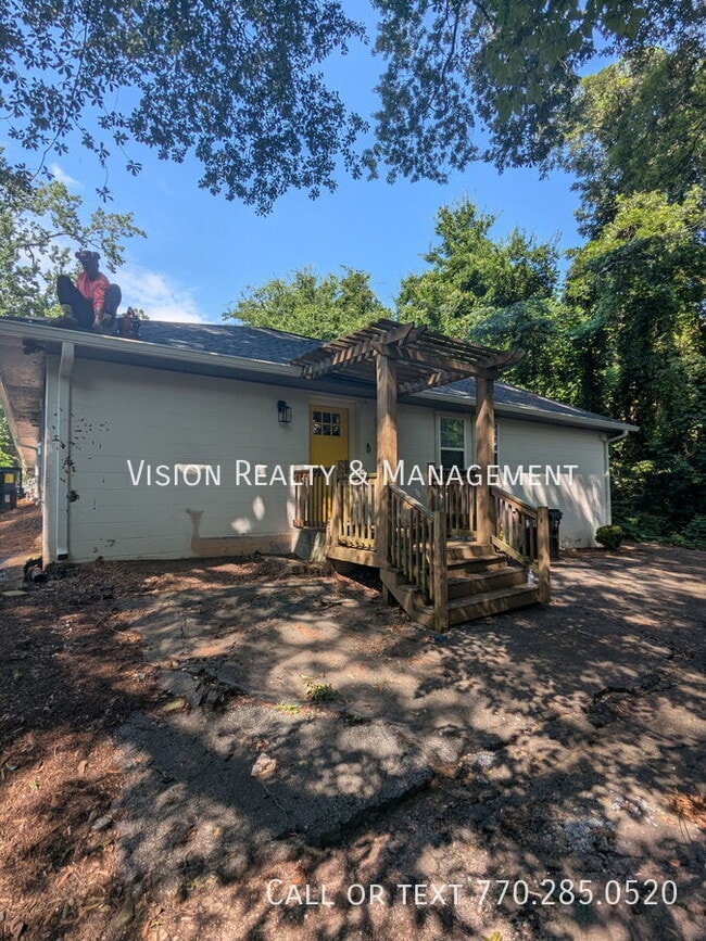 Building Photo - 1662 Ware Ave