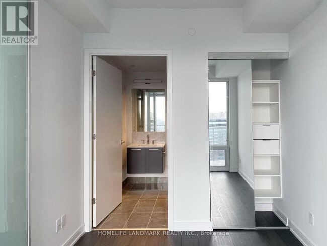 Building Photo - 3 Gloucester St