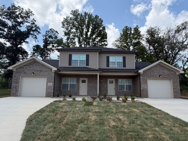 Building Photo - 933-935 Rodeo Ln