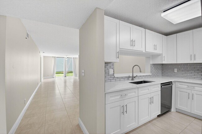 Foto del edificio - 5574 Witney Dr