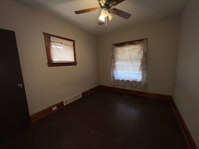 Foto del edificio - 4091 E 56th St