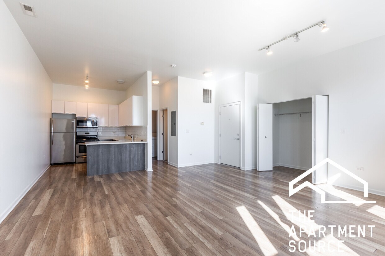 Foto principal - 2700 W North Ave