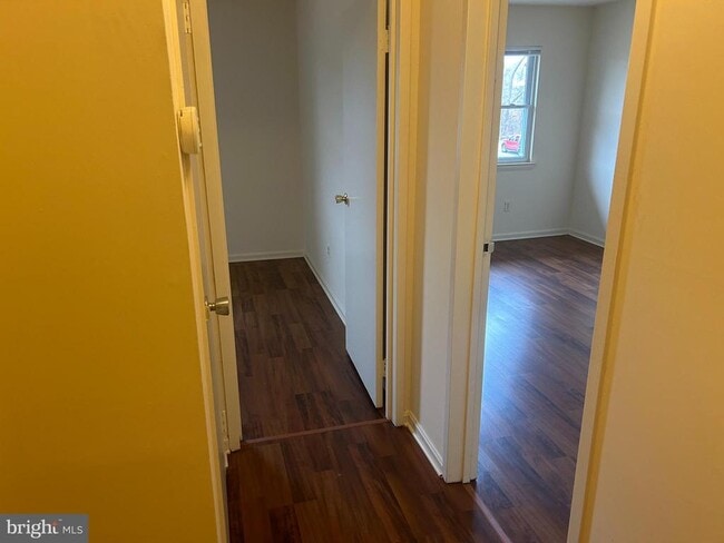 Building Photo - 8838 Walutes Cir