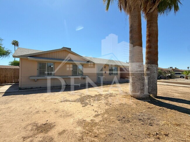 Building Photo - 2027 N 66th Dr