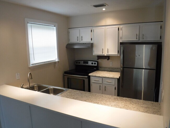 Foto del edificio - 2308 Sylvan Ct