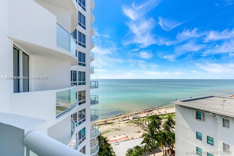 Foto principal - 6365 Collins Ave