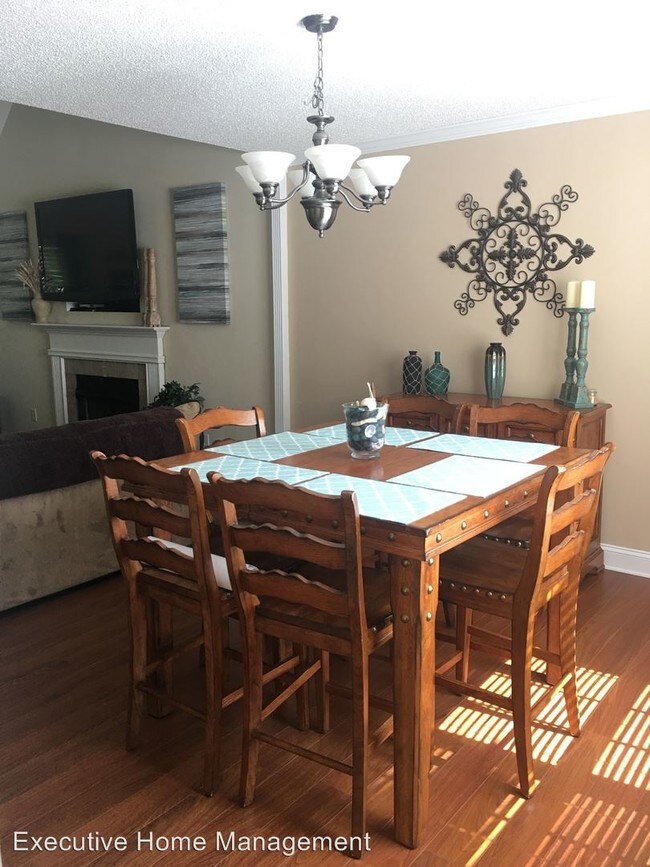 Foto del edificio - 3 br, 2.5 bath House - 4414 Rocky River Road