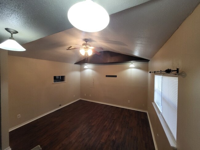 Building Photo - 1218 Woodward St