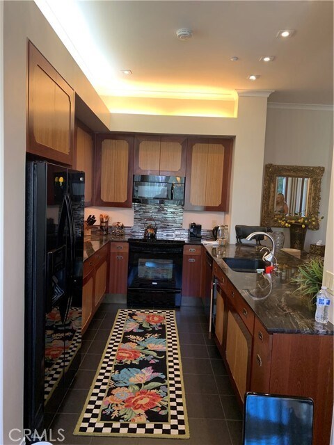 Building Photo - 655 India St