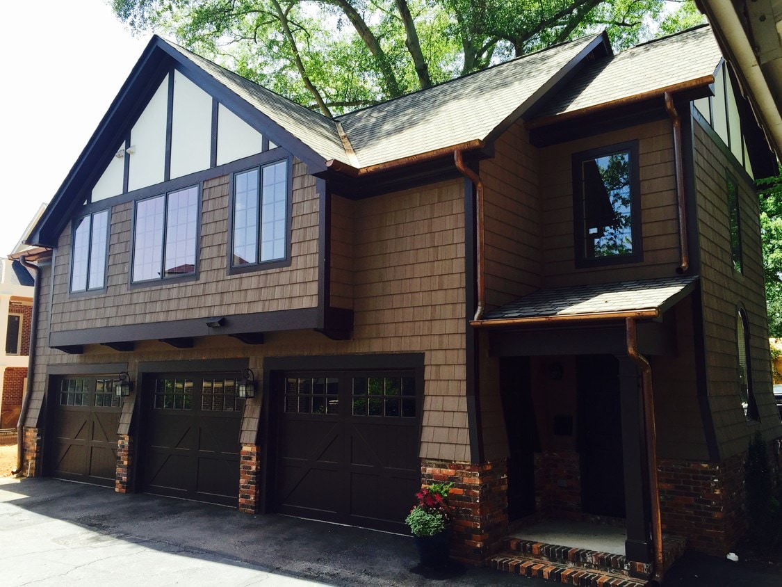 Downtown Carriage House Apartment - 712 E Washington St