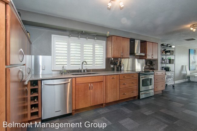 Building Photo - 4 br, 3 bath House - 4585 Beach Boulevard