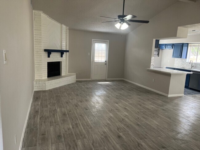 Building Photo - 2434 Long Reach Dr