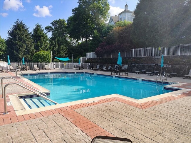 Foto del edificio - 322 Highridge Ct