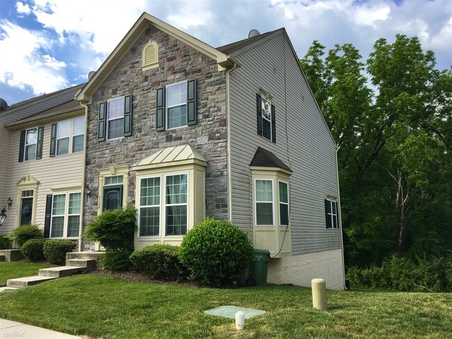 Building Photo - 3 br, 2.5 bath Townhome - 5324 Wyndholme Cir