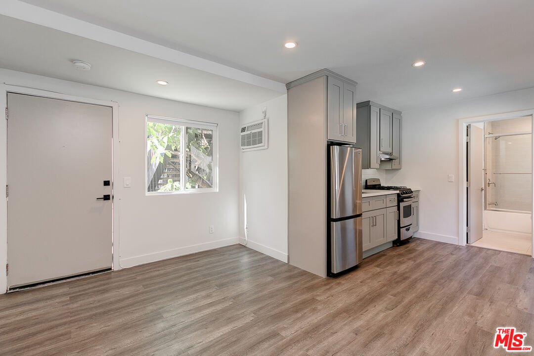 Foto principal - 4136 Grand View Blvd