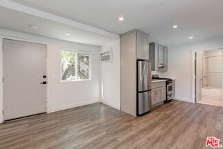 Building Photo - 4136 Grand View Blvd