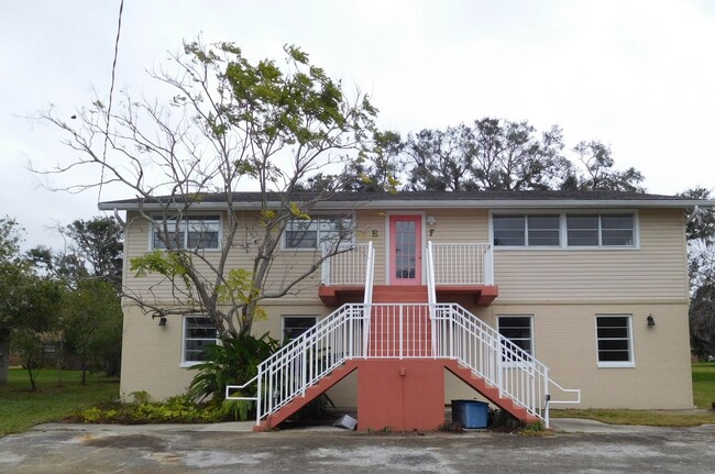 Foto del edificio - 2nd Floor Apartment in New Smyrna Beach