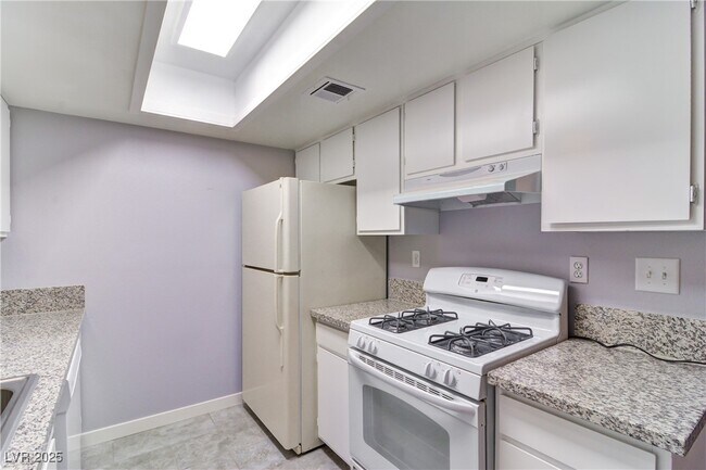 Foto del edificio - 417 N Lamb Blvd