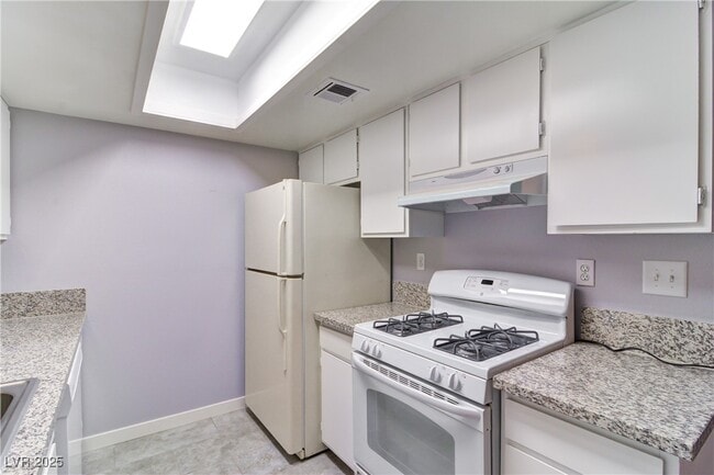 Building Photo - 417 N Lamb Blvd