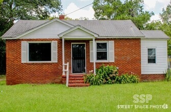 Building Photo - 1875 Haynie Dr. Ext